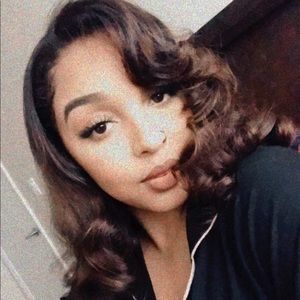 Meet your Posher, Anissa